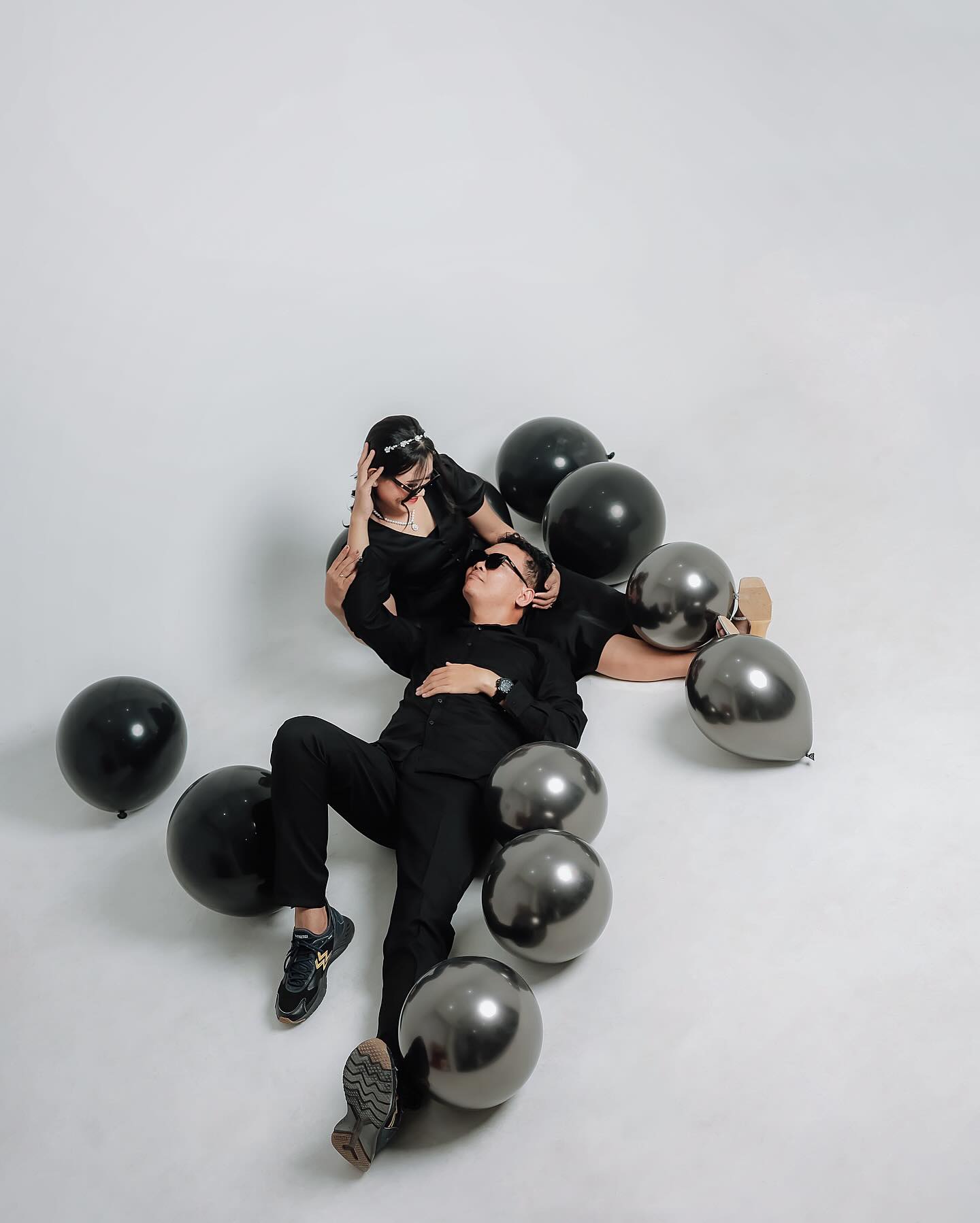 Foto prewedding dari brosur asli Rizaz Studio
