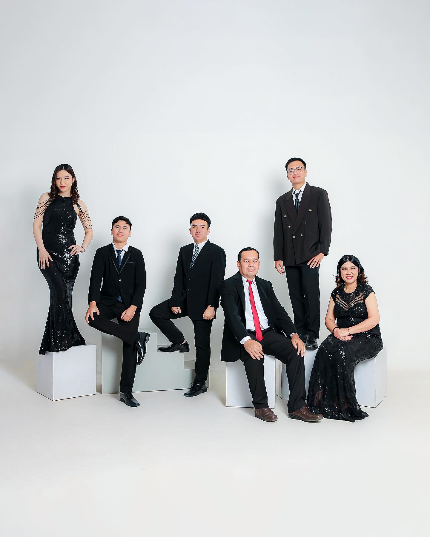 Contoh portrait studio Rizaz Studio.