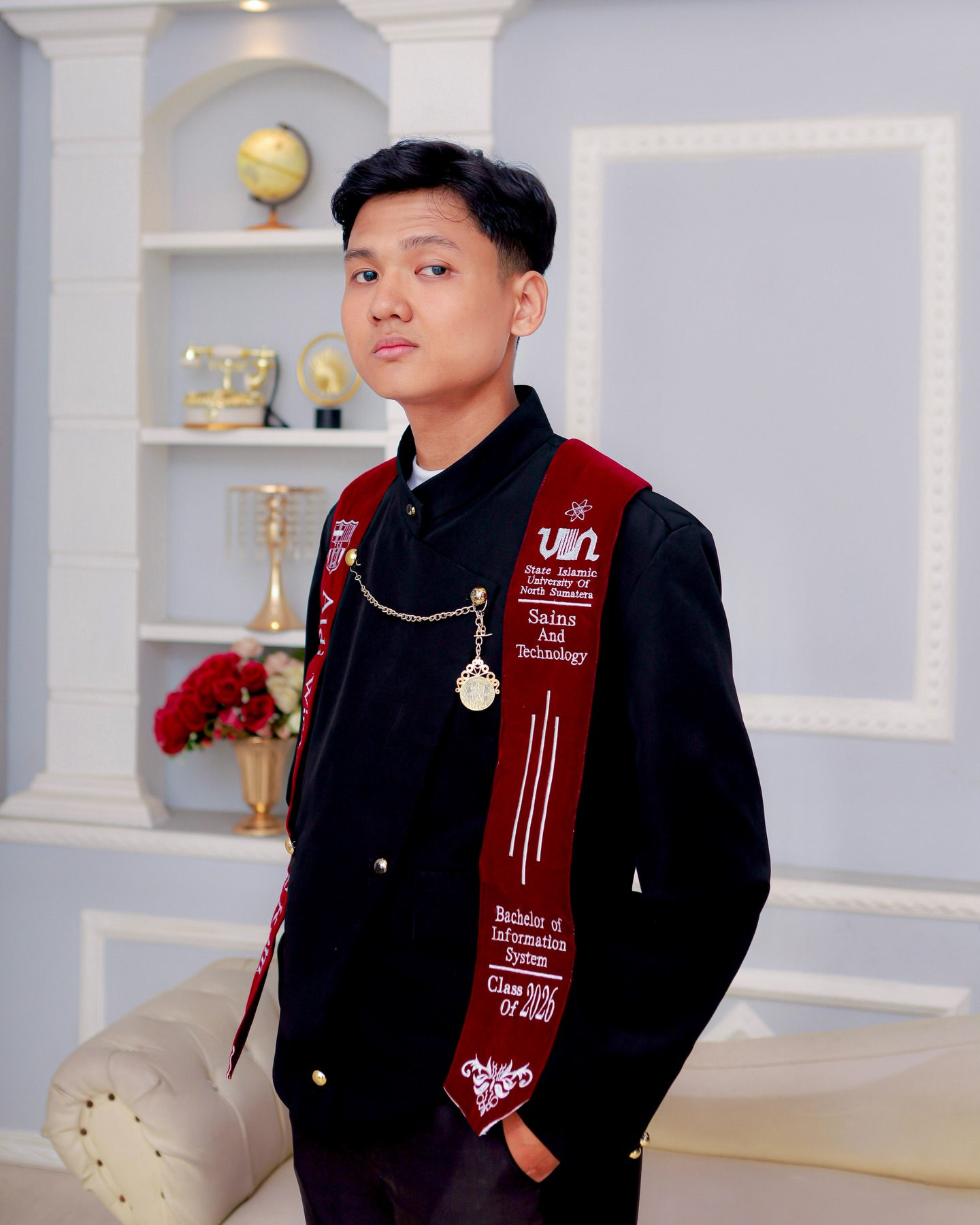Contoh foto wisuda Rizaz Studio.