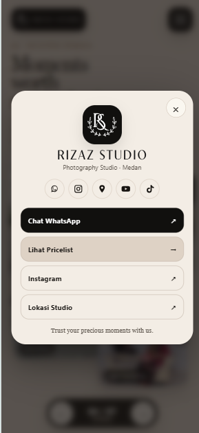 Cuplikan layar asli tampilan mobile Quick Link Hub Rizaz Studio dengan tautan WhatsApp, daftar harga, Instagram, dan lokasi studio